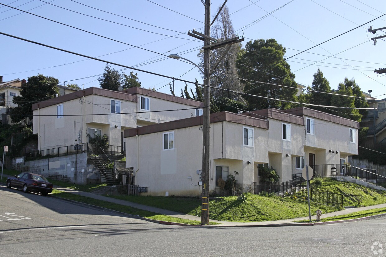 Primary Photo - 1930-1944 16th Ave