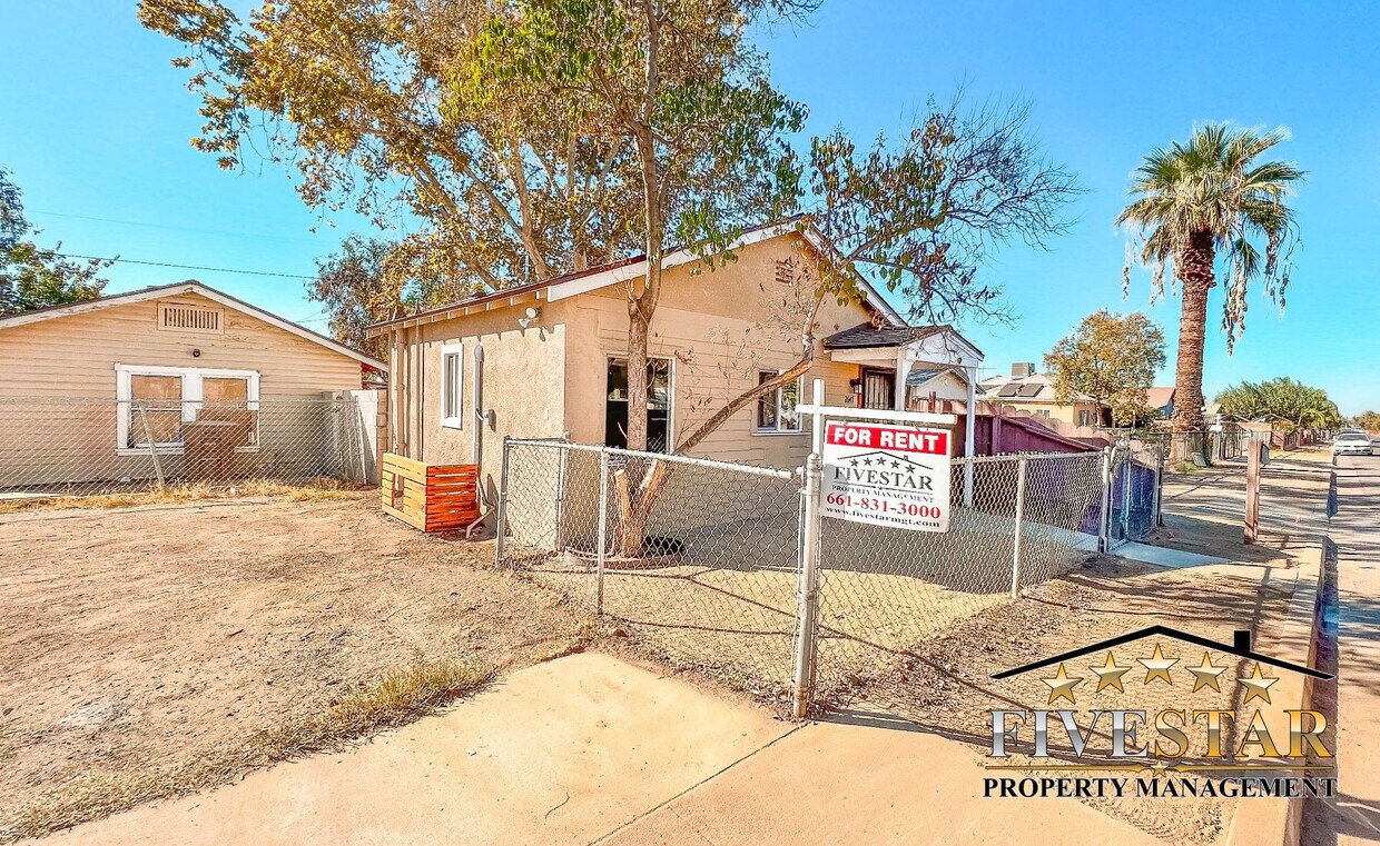 2647 Kentucky St, Bakersfield, CA 93306 Room for Rent in Bakersfield