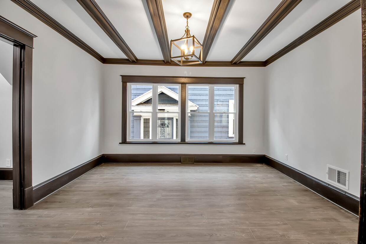 Primary Photo - 242 E Delavan Ave