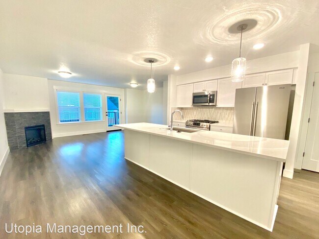 Building Photo - 3 br, 2 bath House - 16761 Champion Way