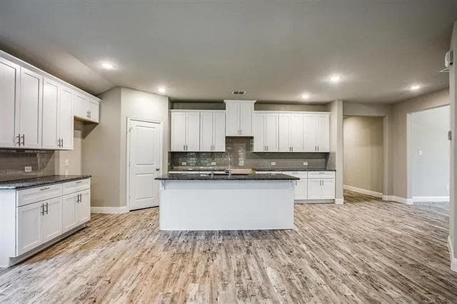 Building Photo - 304 Cornerstone Dr