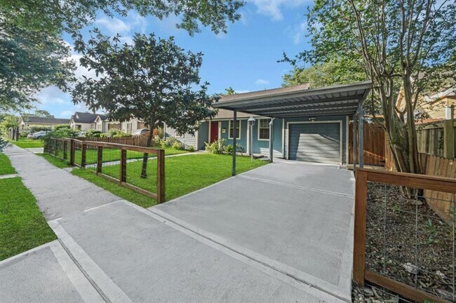 Building Photo - 7310 Moss Rose St