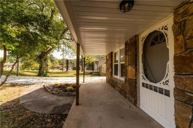 Photo - 129 W Main St House