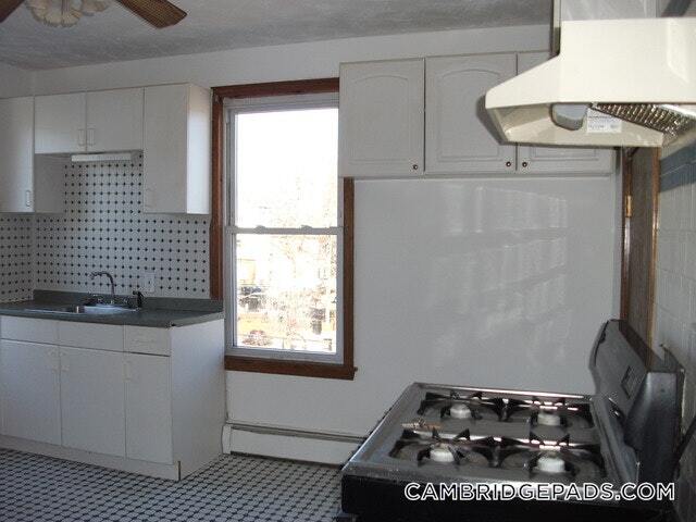 Building Photo - 167 Charles St