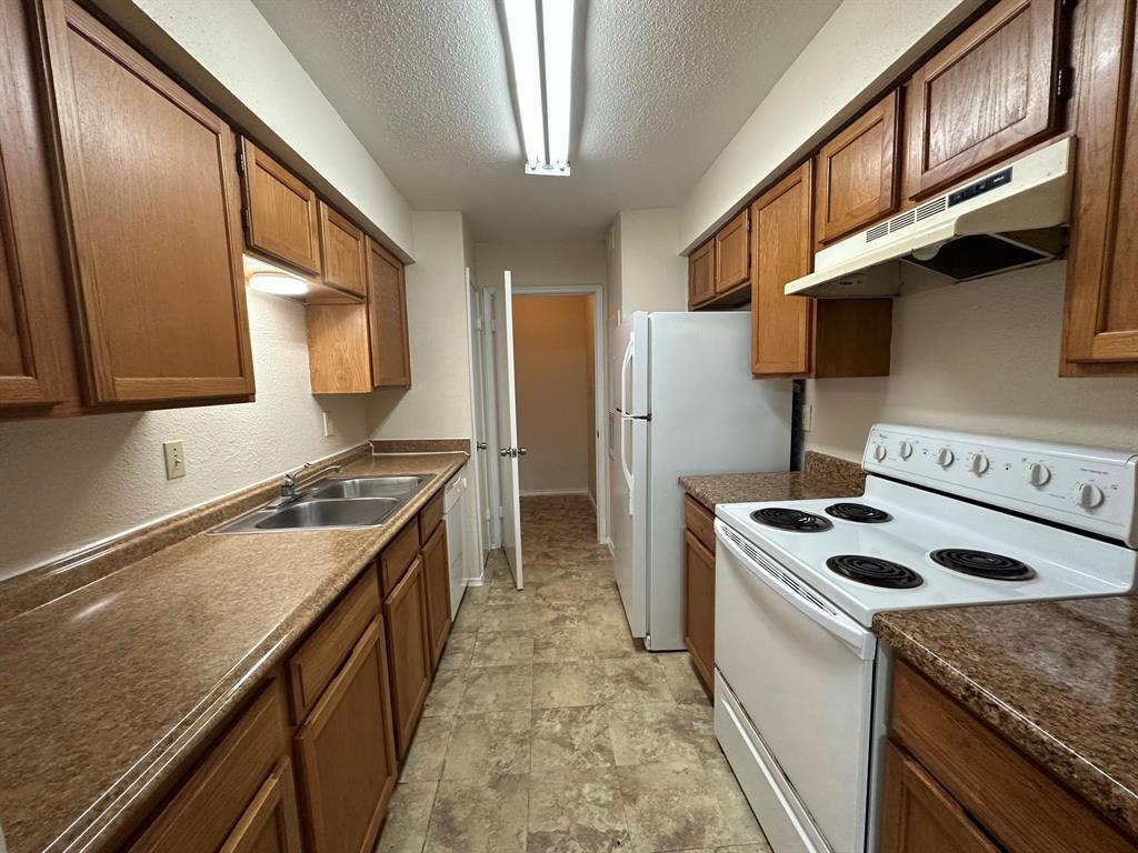 Foto principal - 9700 Leawood Blvd