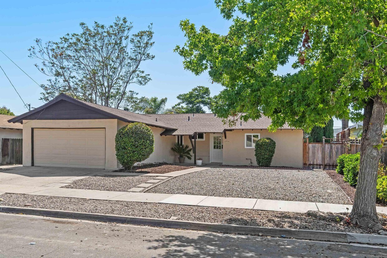 Primary Photo - 12914 Morene St