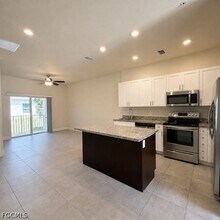 Building Photo - 3313 SW 8th Pl