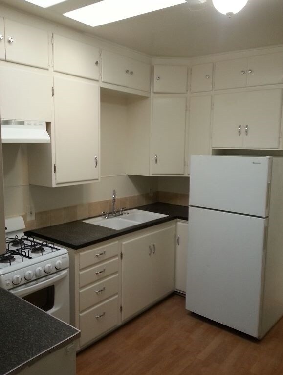 Foto del edificio - 859 E 2nd Ave