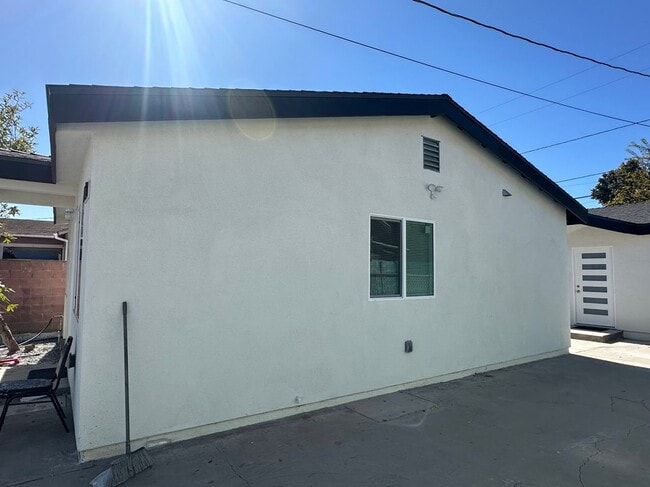 Foto del edificio - 8153 San Juan Ave