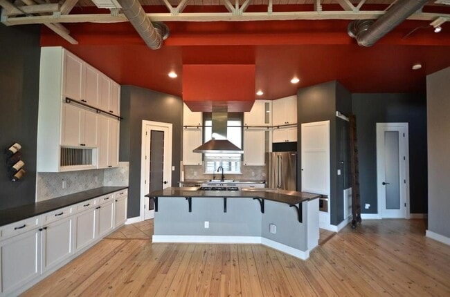 Building Photo - 1324 Taft St