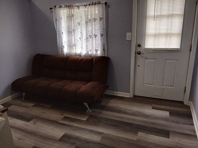 Foto del edificio - 204 Southwood Rd