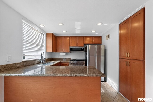 Building Photo - 27609 Nugget Dr