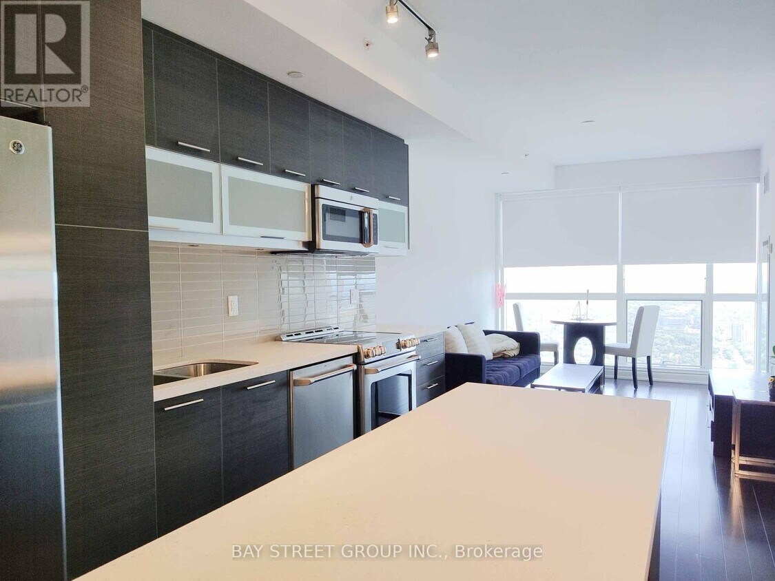 Photo principale - 388-6388 Yonge St