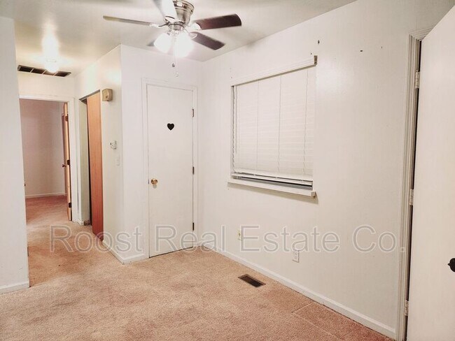Building Photo - 2406 Red Coach Dr
