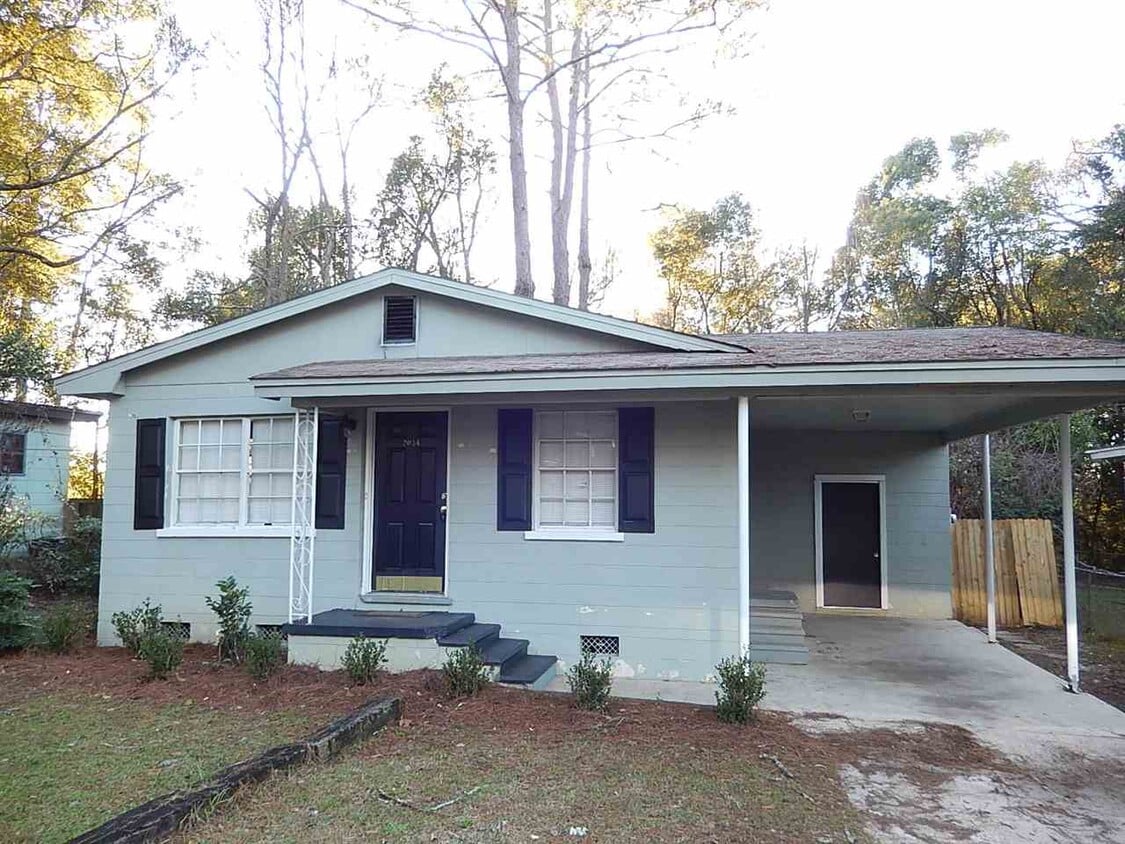 Primary Photo - 2034 Hillsborough St