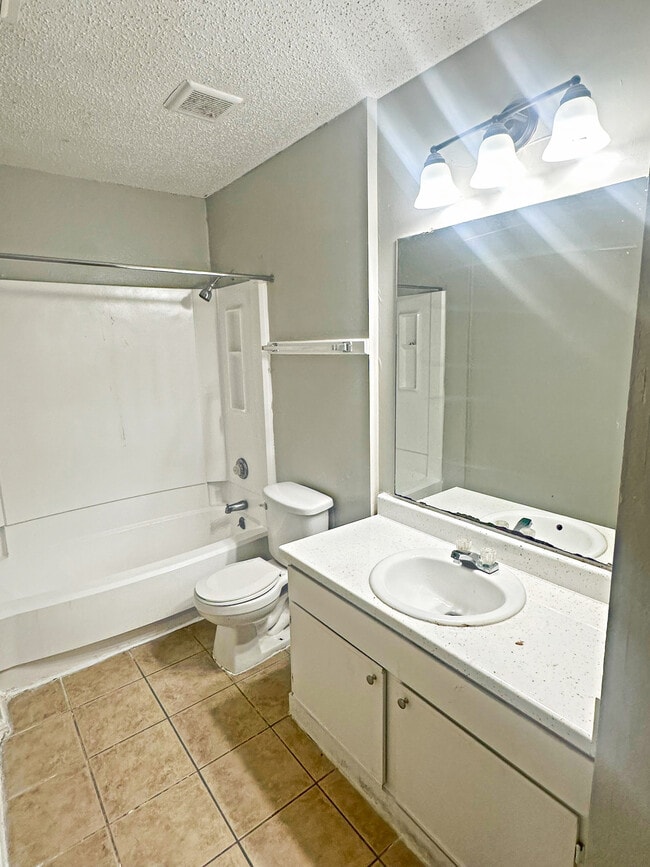 Building Photo - 7508 Oak Chase