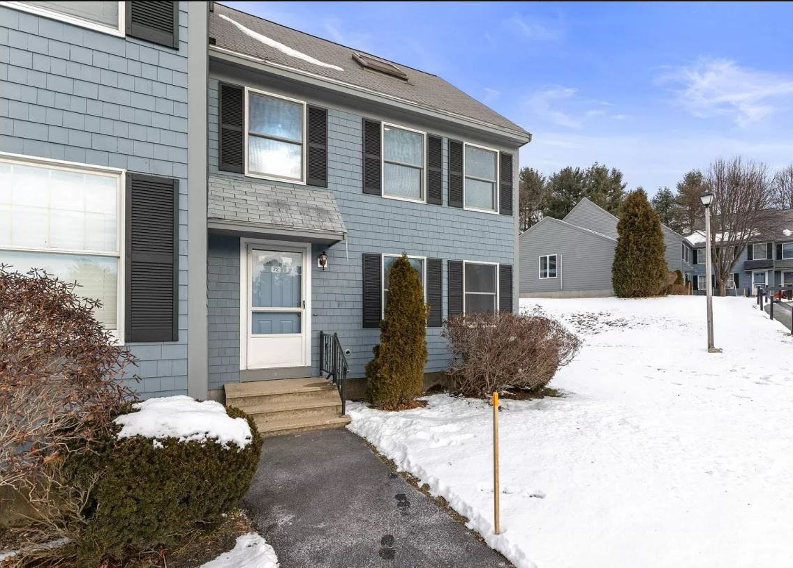 End Unit - Front - 72 Northwood Dr