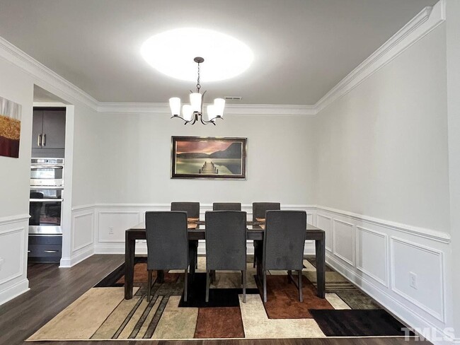 Foto del edificio - End Unit Luxary Townhome for Rent Apex