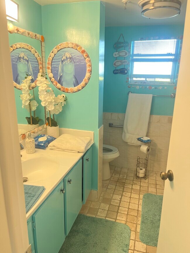 Building Photo - 3465 Via Poinciana