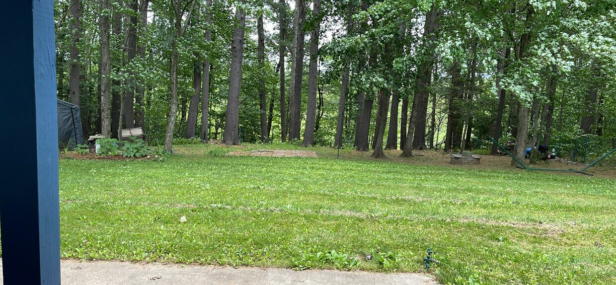 Fenced in yard - 7 Stillwater Cir