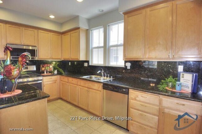 Foto del edificio - 221 Parc Pl Dr