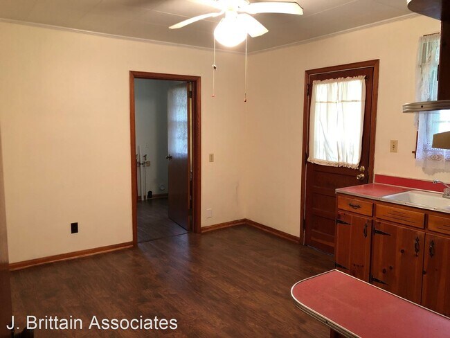 Building Photo - 2 br, 1 bath House - 214 5th Avenue, N