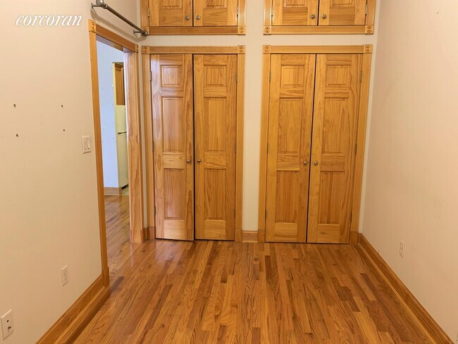 Building Photo - 265 W 72nd St