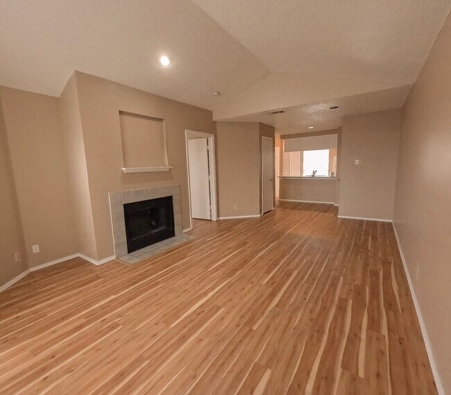 Building Photo - 14721 Whitecap Blvd