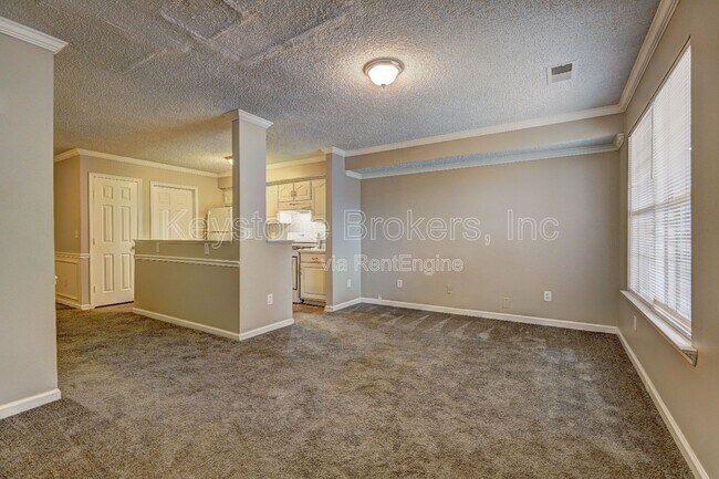 Foto del edificio - 1370 N Hampton Dr
