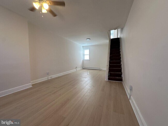 Building Photo - 3265 Edgemont St