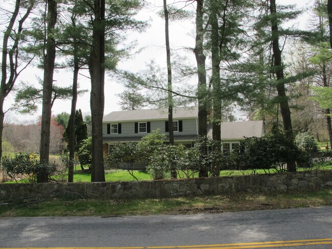 Building Photo - 106 Wildwood Rd