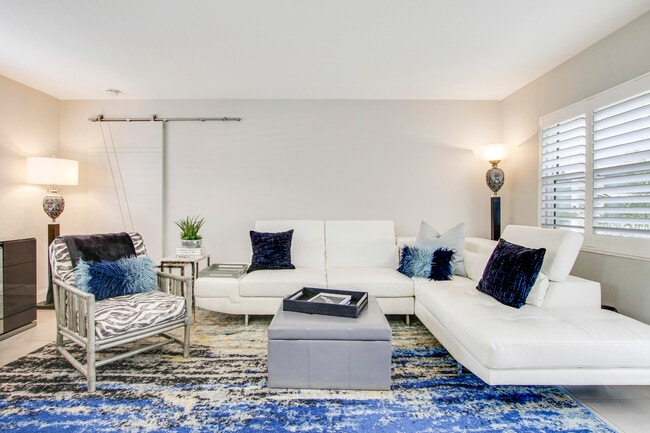 Foto del edificio - 100 Venetian Dr