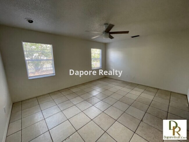Building Photo - 4 Bed, 2 Bath on Canal to Lake Irma