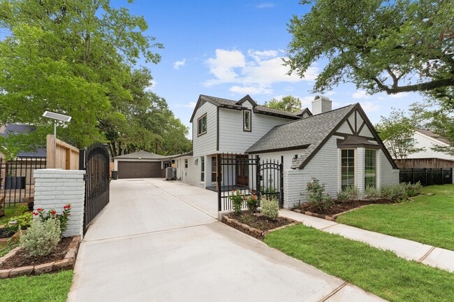 Foto del edificio - 10714 Deerwood Rd