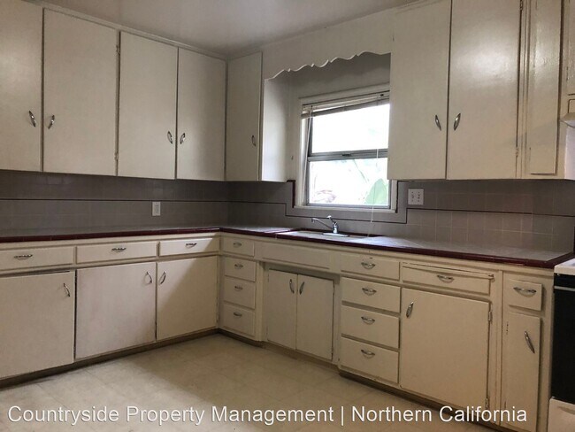 Building Photo - 3 br, 1 bath House - 340 Rowland Ave