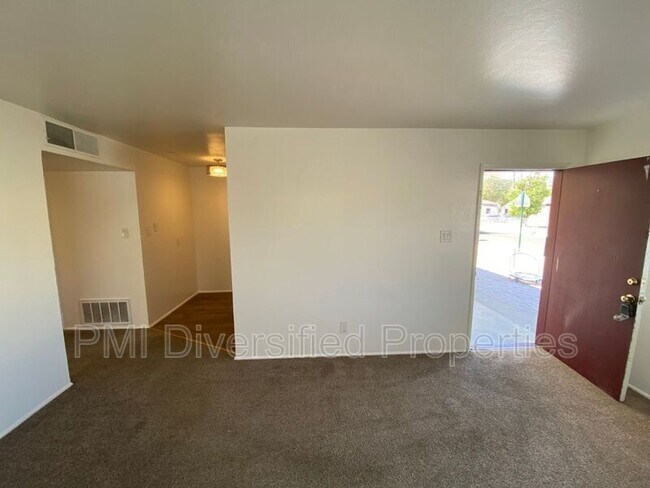 Foto del edificio - 1348 Locust St