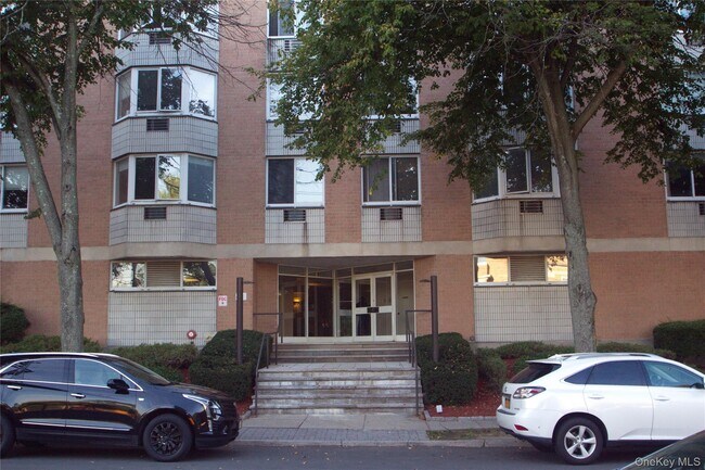 Building Photo - 14 Nosband Ave