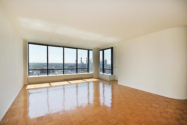 Building Photo - 525 E 72nd St