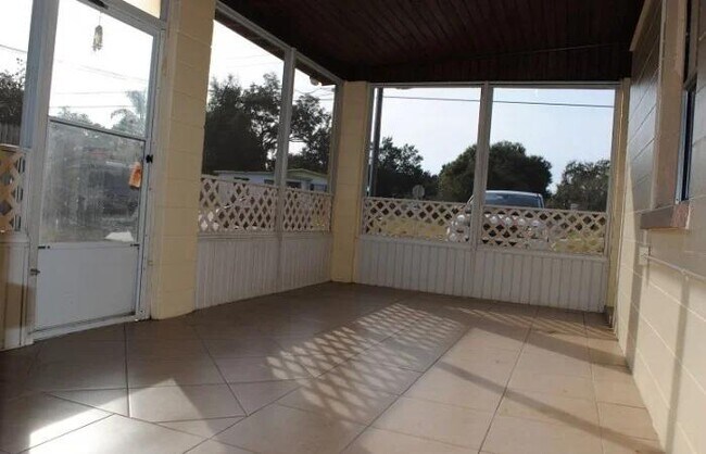 Foto del edificio - 2116 Colonial Ave