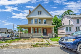 Building Photo - 801 Prescott Ave