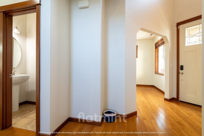 Foto del edificio - 4418 137th Pl SE