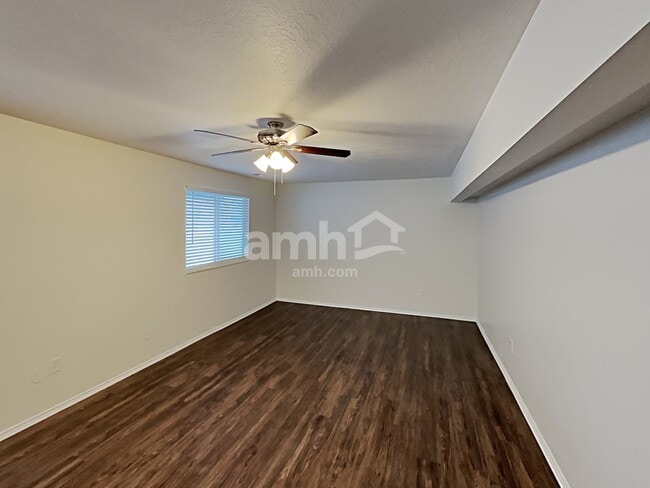 Building Photo - 5830 Impressions Dr