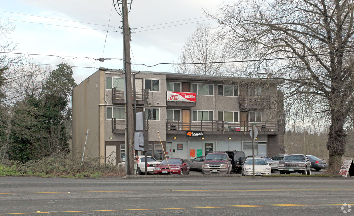 Primary Photo - Skyline Apartments