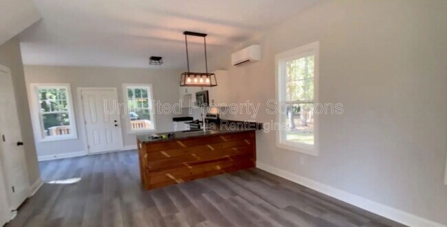 Foto del edificio - 70 Arlene Dr