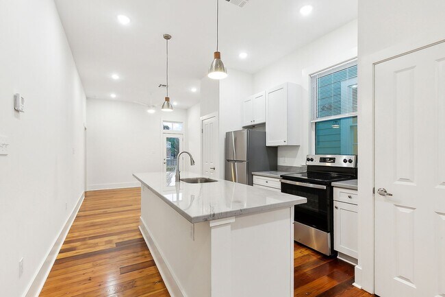 Foto del edificio - Single Family Modern Elegance in the Heart of Milan, New Orleans