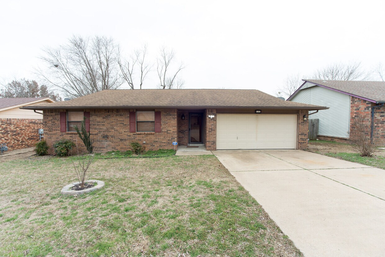Primary Photo - 680 E 133rd Pl