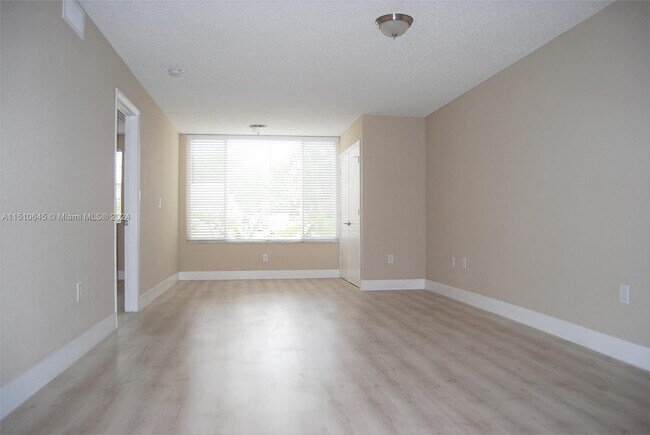 Building Photo - 2803 N Oakland Forest Dr