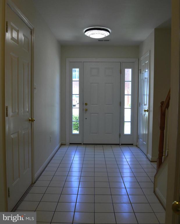 Building Photo - 2518 James Maury Dr