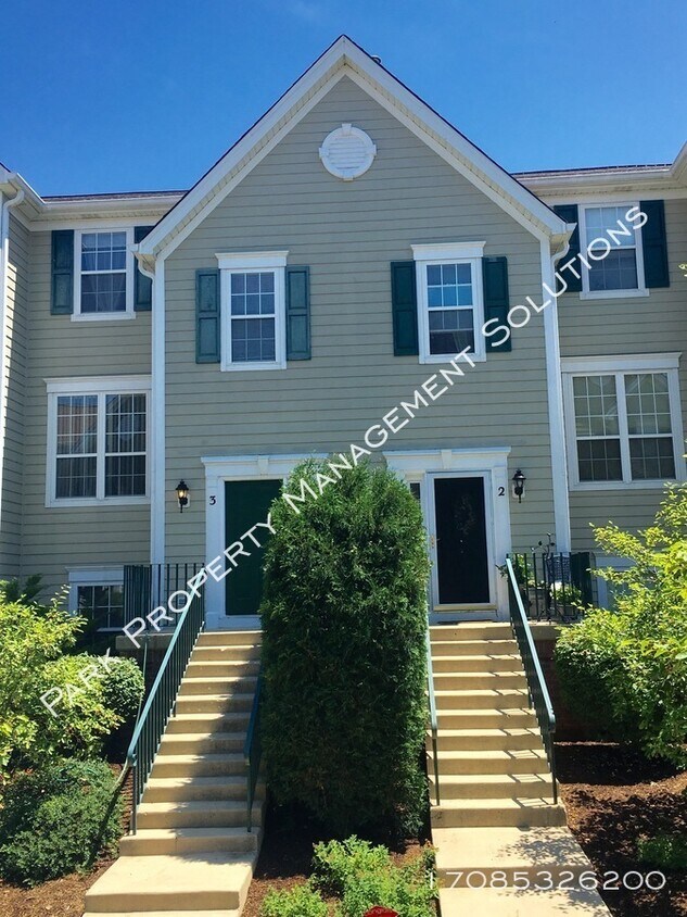 Primary Photo - 2 Bedroom Townhome - Easy Access to I88