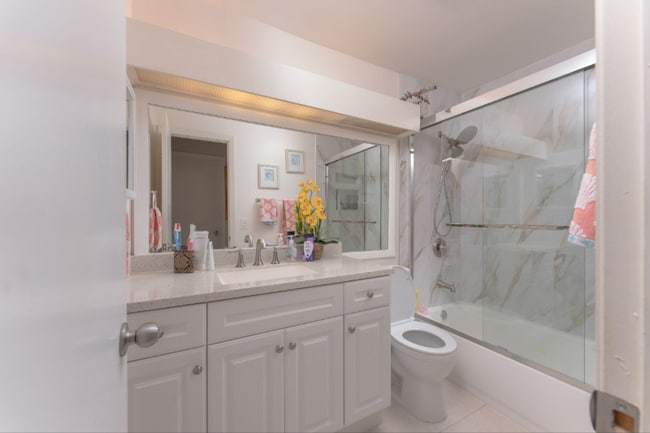 Building Photo - 4587 Carambola Cir S